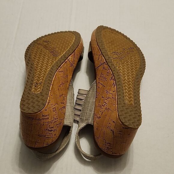 SKECHERS LUXE FOAM WOMEN’S BEVERLEY SHEER GLOW WEDGE SANDAL - Picture 13 of 16